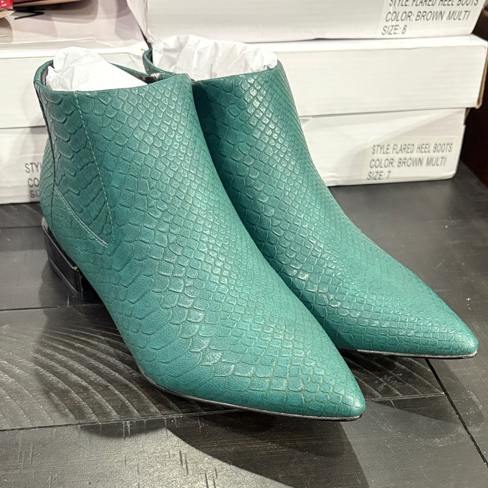 VHNY Teal Textured Ankle Booties - New without box